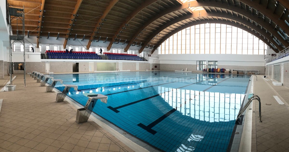 Bazinul Olimpic de la Focșani, deschis la două luni după ce a fost inaugurat cu fast de Dragnea și Oprișan