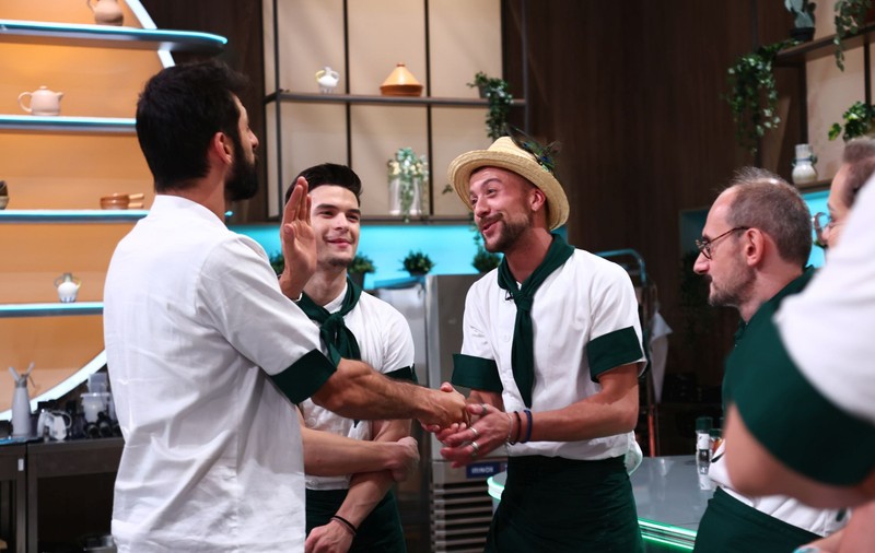 „Chefi la cuțite”, 17 decembrie 2024. Șerban Hulpaș a părăsit competiția culinară de la Antena 1