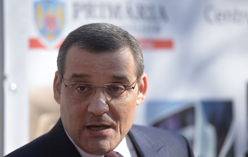 Ca să dea un contract de peste un milion de euro unei firme de casă, primarul PSD al sectorului 6, Gabriel Mutu, a inventat noțiunea de gard cu drepturi de autor!