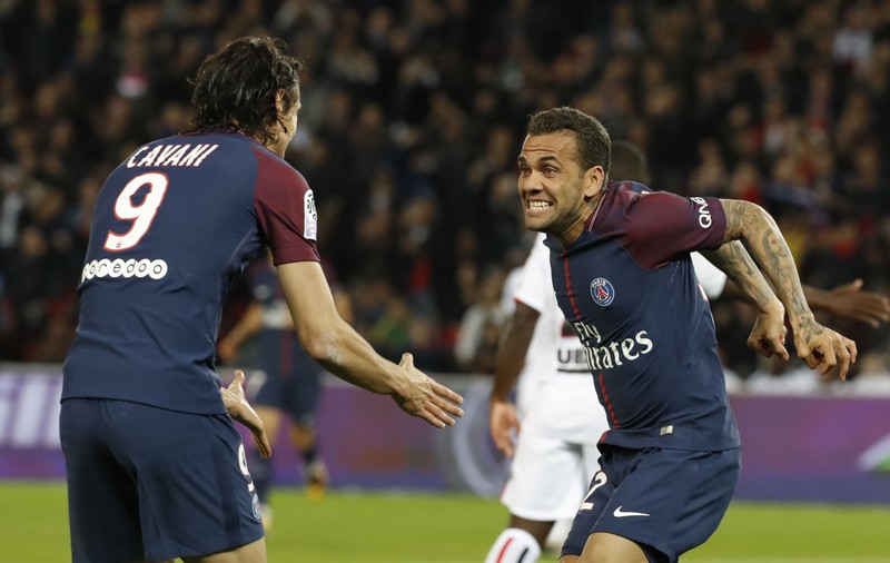 Dani Alves și-a prezentat scuze pentru cele spuse despre Astori: ”Trăim într-o lume în care trebuie să fim ipocriți pentru a fi apreciați!”