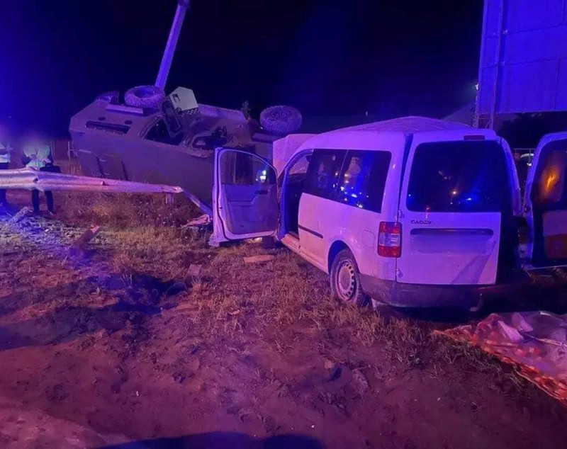 Trei femei și un copil de 7 ani au murit într-o mașină care a lovit o blindată militară, pe o autostradă de lângă Liov, în Ucraina