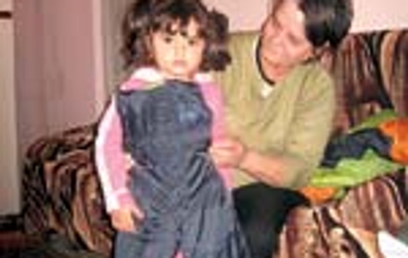 'Uite ca a venit Mosu&prime; si la mine!'