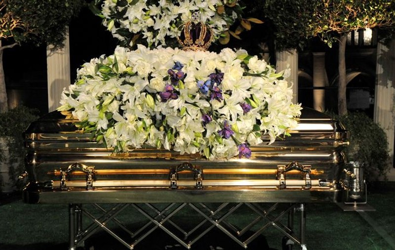 Locul de veci al lui Michael Jackson a costat 590.000 de dolari