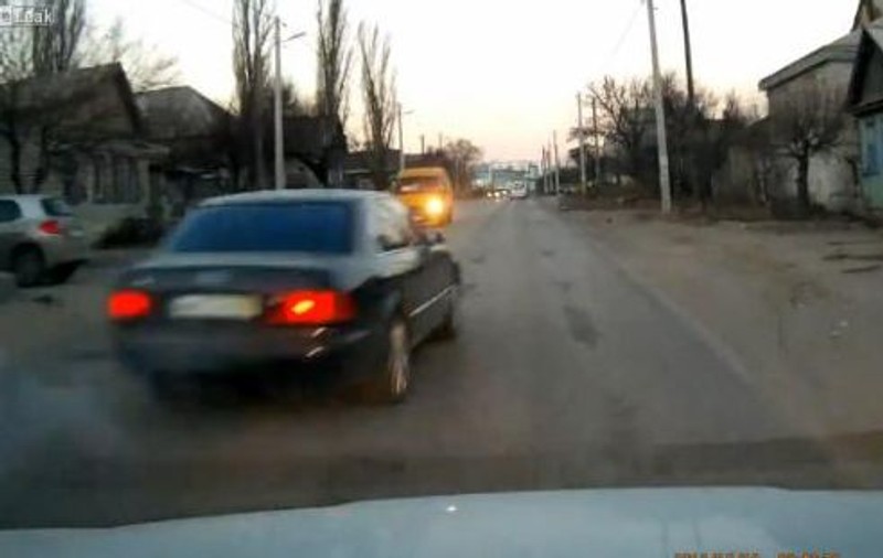 S-a dat COCOŞ la volan şi A SFÂRŞIT TRAGIC! | VIDEO