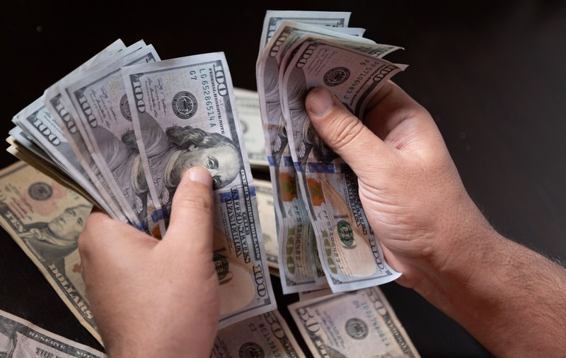 O nouă industrie cu influență la Washington câștigă milioane de dolari din sancțiuni