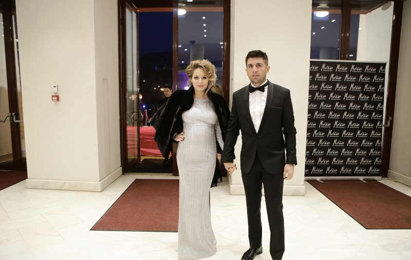 VIDEO EXCLUSIV/Soțul Laurei Cosoi este pregătit pentru ”viața în roz”. „Abia aștept să văd prin casă clame și fundițe de fetiță”