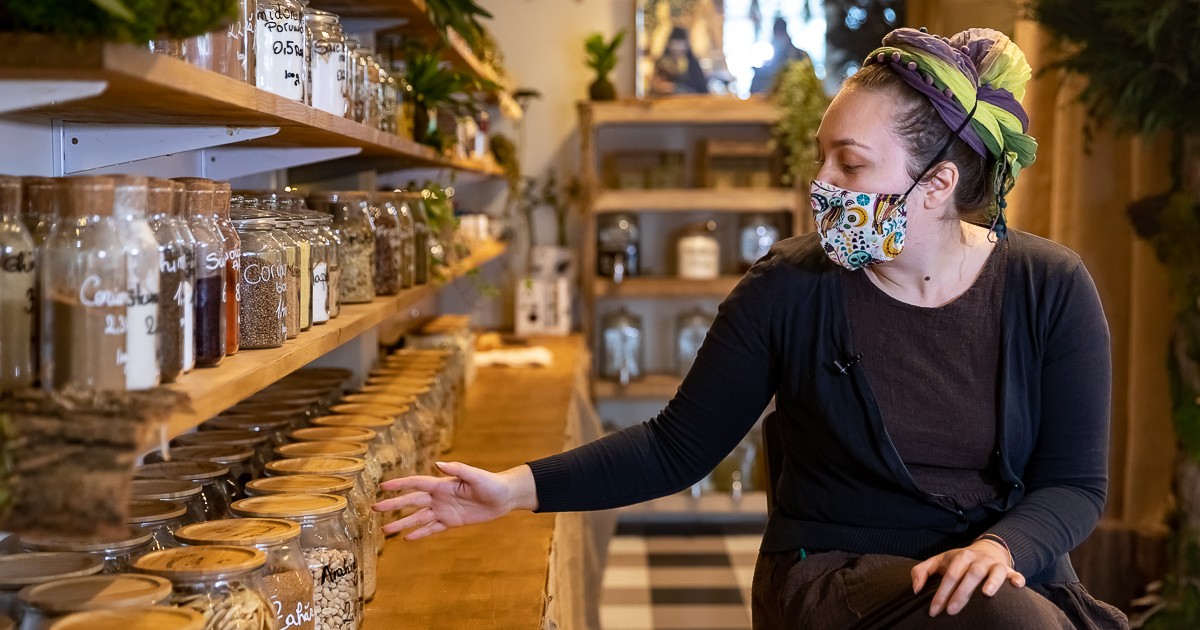 Ana Maria Răducanu a deschis primul magazin zero waste din București. Foto: Eli Driu / Libertatea