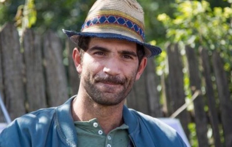 Cum arată și cu ce se ocupă soția lui Cuzin Toma, Firicel din „Las Fierbinți”. Au împreună doi copii
