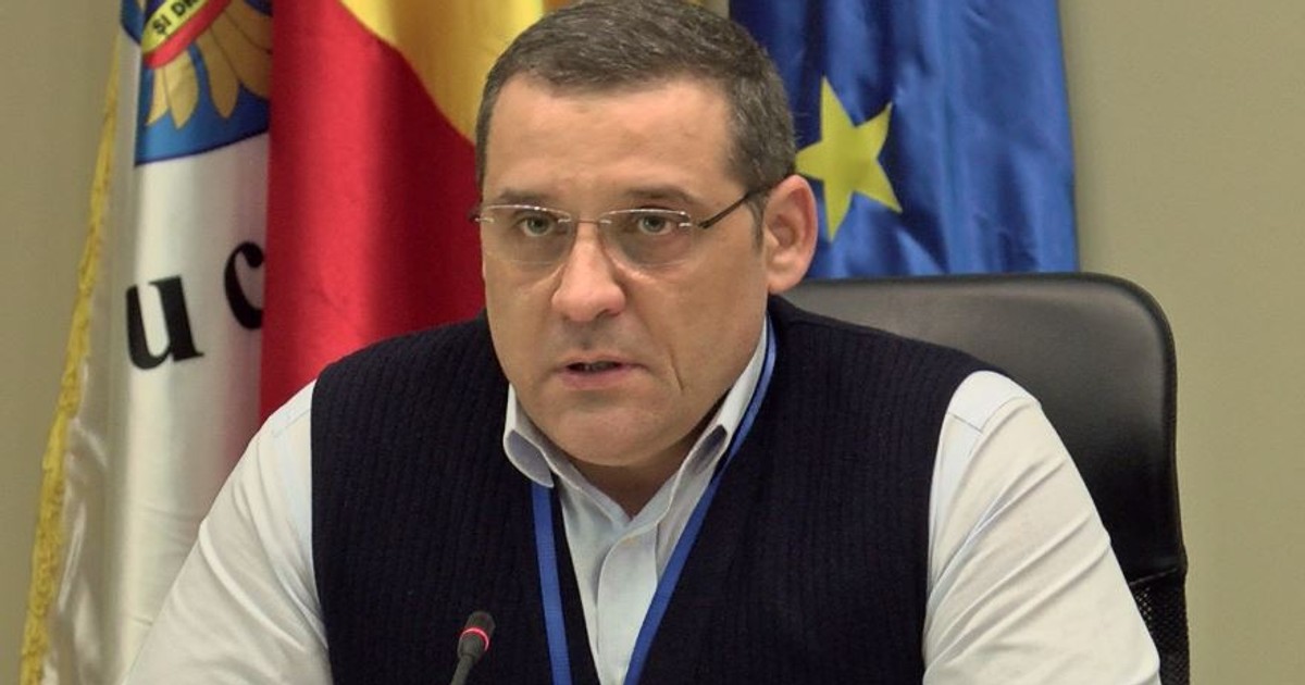 Cornel Pieptea, preşedintele PNL Sector 6, susţine că primarul Sectorului 6 vrea să împrumute 150 milioane lei pentru panseluţe şi trandafiri. Banii ar fi necesari pentru un proiect care vizează modernizarea parcurilor.