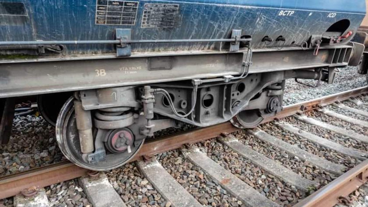 Un tren a deraiat în Mehedinţi, pe ruta Simian - Turceni. Circulaţia a fost oprită