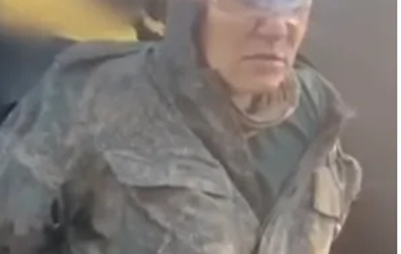 Ucrainenii anunță că au capturat o femeie rusă cu grad de ofițer: „Ea spune că e medic militar, dar nu o credem”