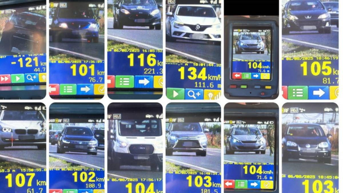 Imagini cu șoferii care au depășit limita de viteză și au trecut de 100km/h, fiecare autoturism a fost fotografiat de polițiști și ulterior amendat