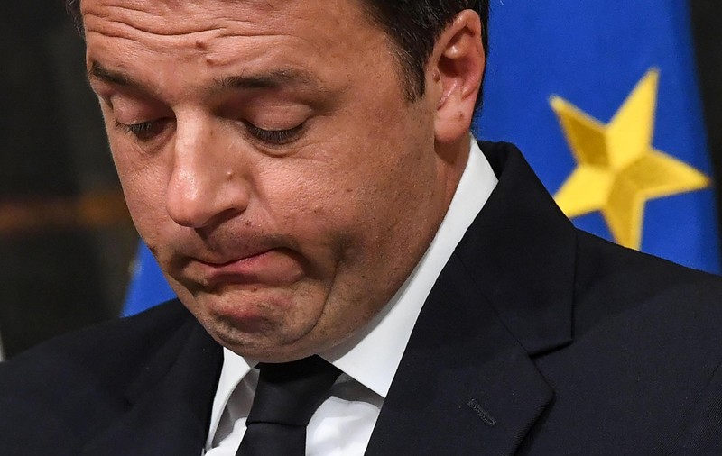 Referendum în Italia. Președintele i-a cerut premierului Renzi să amâne demisia pentru a adopta bugetul pentru 2017