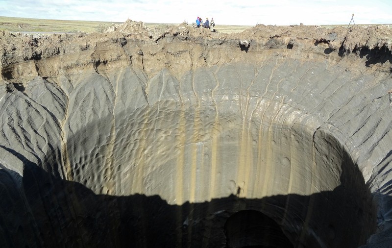 Craterele misterioase apărute în urma unor explozii în Siberia, acum 10 ani, au fost în sfârșit explicate