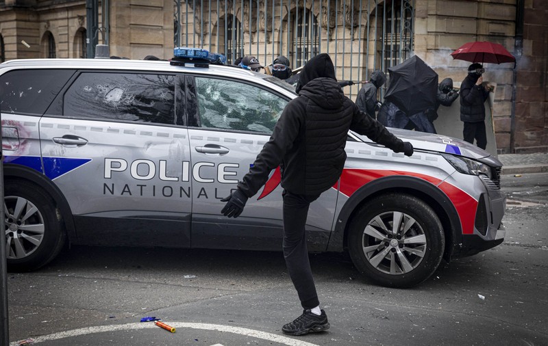 Trei persoane, ucise cu rafale de Kalașnikov în Marsilia. Autoritățile suspectează o reglare de conturi între traficanții de droguri
