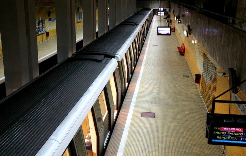 Programul de sărbători al Metrorex și RATB. Metroul, 16 linii de autobuz și trei de tramvai vor circula inclusiv în noaptea de Anul Nou