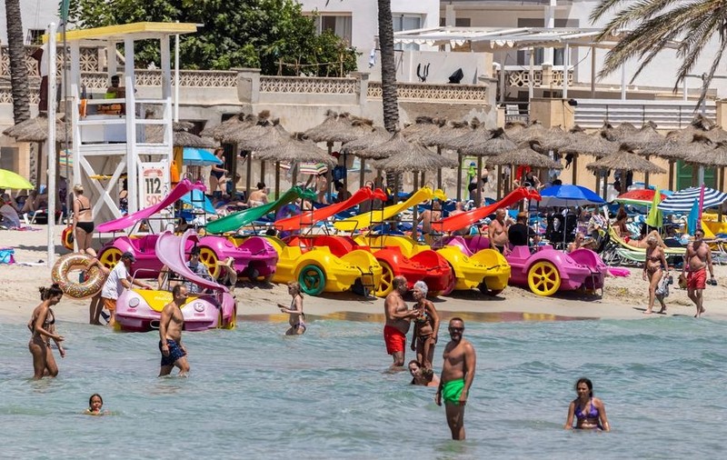 Salvamarii din Palma de Mallorca intră în grevă, plajele de pe insulă ar putea fi închise: „Cum să trăim din salariul ăsta?”