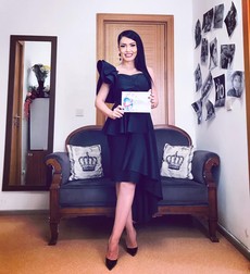 Andreea Mantea prezintă show-ul. „Puterea dragostei”