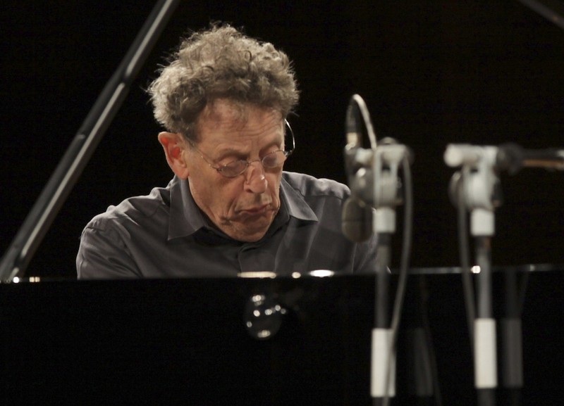 Philip Glass vine în România cu “Dracula”