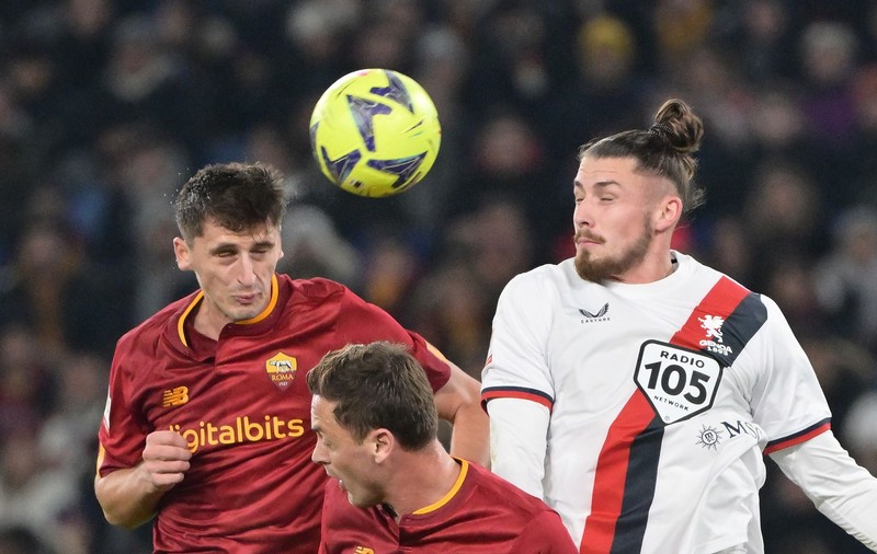 Internaționalul român Radu Drăgușin, în vizorul celor de la FC Barcelona, scrie presa catalană