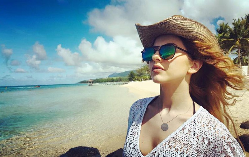 Lidia Buble și-a scos atuurile fizice la înaintare! Să vezi cum arată în costum de baie