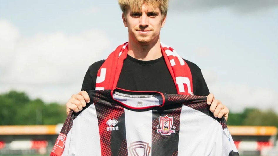 Kristian Șevcenko, cu tricoul noii sale echipe, Sholing FC