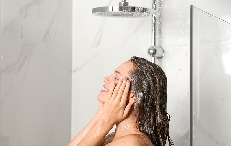 De câte ori pe săptămână ar trebui să facem duș. Dermatologii demontează mitul