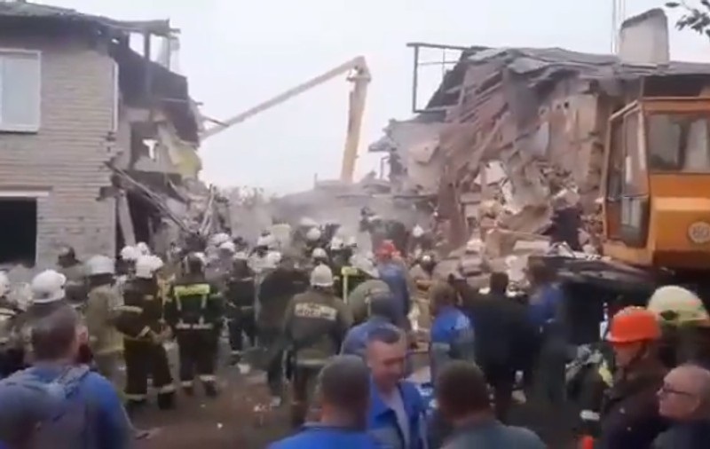 Cel puțin trei persoane au murit în Rusia, după ce o clădire s-a prăbușit în urma unei explozii