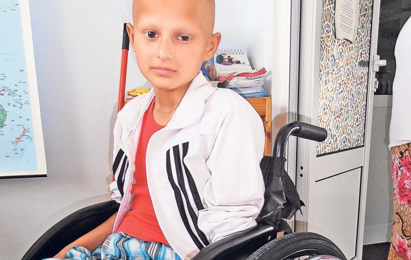 Anei Maria îi trebuie o bicicletă medicinală! Fetiţa a învins cancerul, dar are nevoie de recuperare fizică