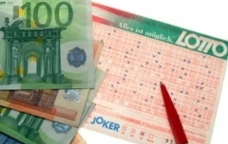 Marele premiu la Loto 6 / 49, reportat din nou