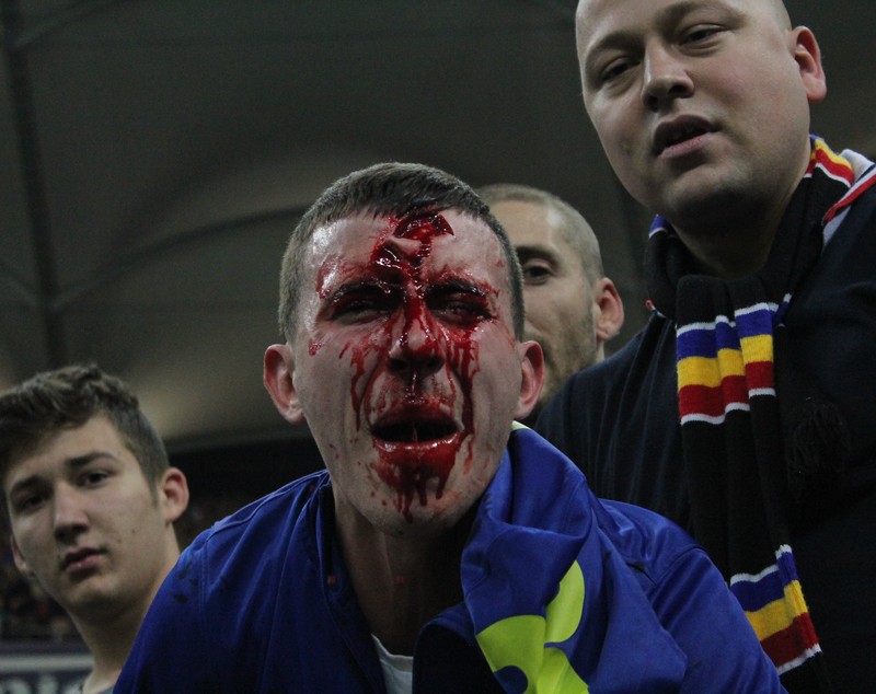 GALERIE FOTO / Meciul anului s-a ”jucat” şi în tribune! Măcel pe ”Arena Naţională”