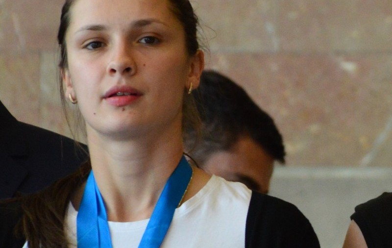 Simona Pop a născut. Campioana olimpică la spadă are o fetiță