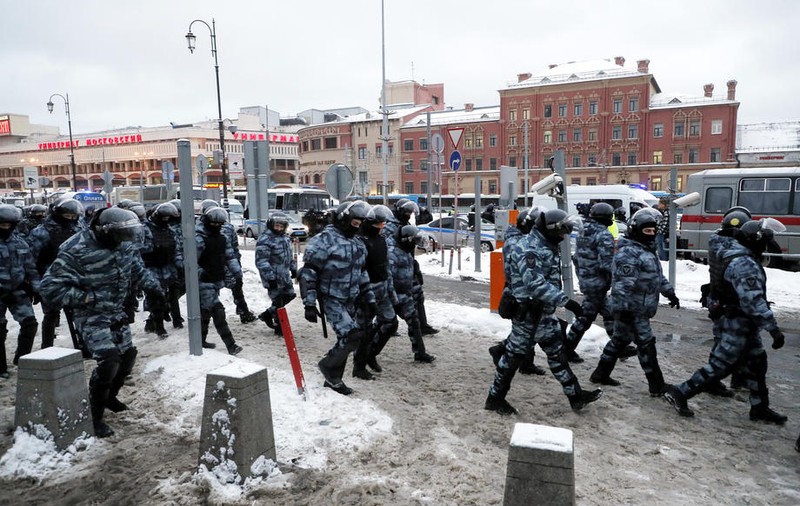 Rămasă fără bani, Rusia taie numărul polițiștilor la jumătate, în districtele Volga și Ural
