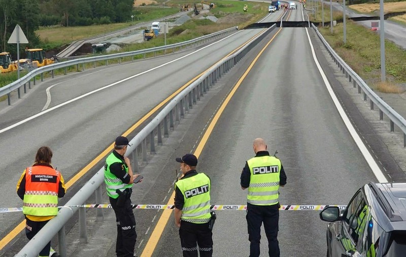 TIR-urile trebuie să ocolească prin Suedia, după ce o autostradă a fost ruptă de o alunecare de teren în Norvegia