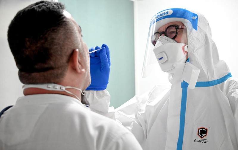 Experții germani lucrează la un test COVID-19 “pentru acasă”