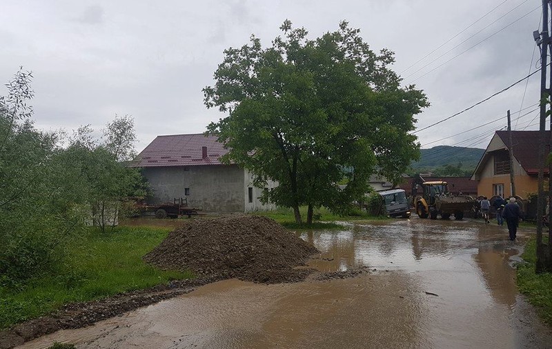 Cod galben de inundații în mai multe zone din țară. Județele Alba, Hunedoara și Sibiu sunt vizate