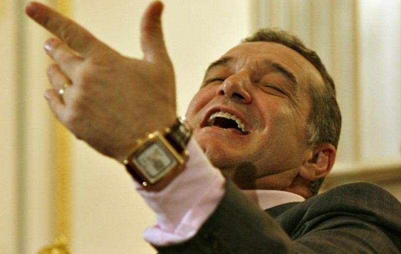 Becali: "Hagi este prea dobitoc" 