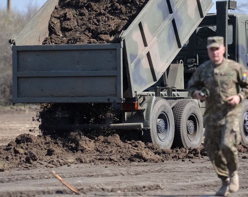 Imagini din locul unde Armata construiește un spital militar pentru pacienții cu COVID-19