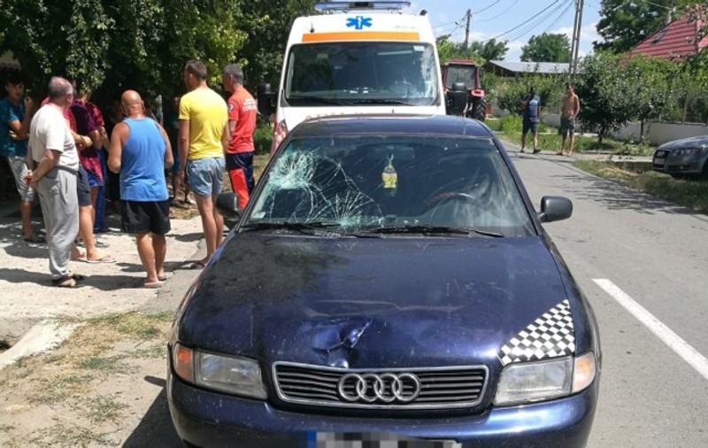 O femeie gravidă în 9 luni a pierdut copilul, după ce a fost spulberată de o maşină, la Constanţa