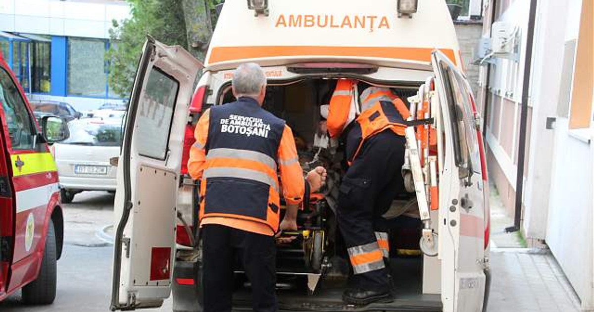 O adolescentă a fost izbită pe trecerea de pietoni. Fata, aruncată la mai mulți metri de la locul impactului