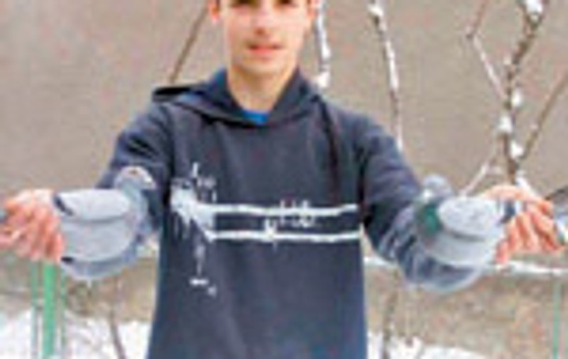La 16 ani, Marius tine o crescatorie de porumbei