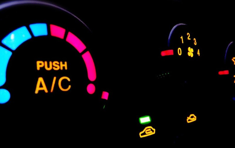 Cum să folosești corect aerul condiționat: temperatura optimă și cât consumă real în oraș și pe autostradă