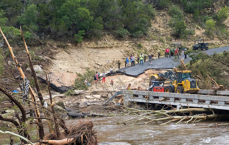 Teoriile conspirației după inundațiile din Texas: CEO-ul Rainmaker, compania care însămânțează nori, e acuzat că a cauzat ploile devastatoare. Cum se apără