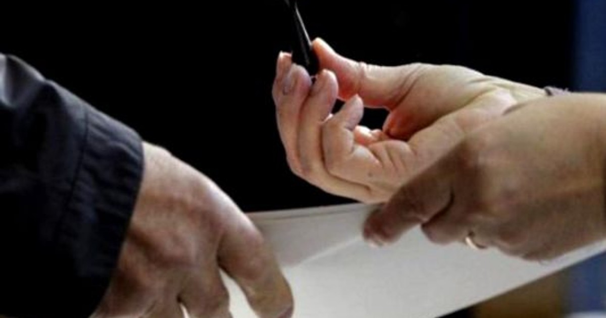 Două sondaje de opinie arată cifre diferite în ceea ce privește intențiile de vot la alegerile prezidențiale.