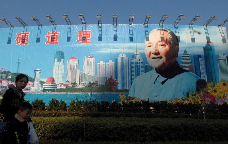 Regimurile din China și Rusia joacă pe ideea că indivizii preferă prosperitatea înaintea drepturilor