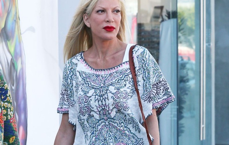 Ce LOVITURĂ pentru TORI SPELLING! SOŢUL ei a RECUNOSCUT că a ÎNŞELAT-O! 