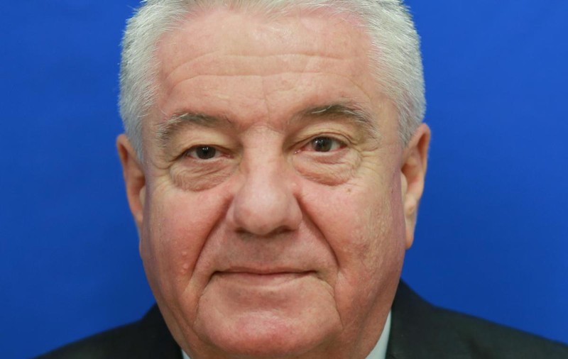 Deputatul ALDE Mihai Niţă a trecut la PRO România. Ponta continuă racolările în Parlament