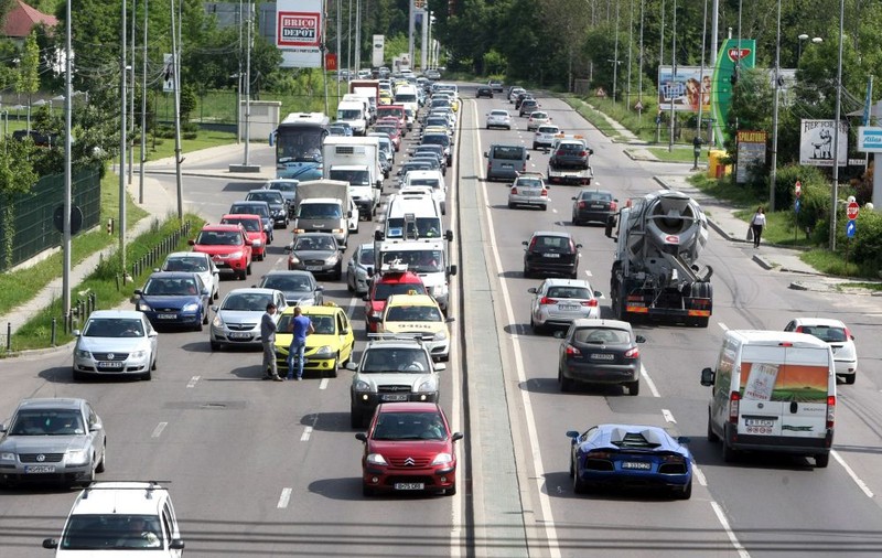 Aglomerație pe sensul către munte, în prima zi de minivacanță. Ce trebuie să știe șoferii care pleacă la drum