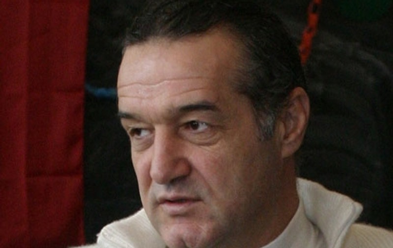 Becali rămâne în închisoare