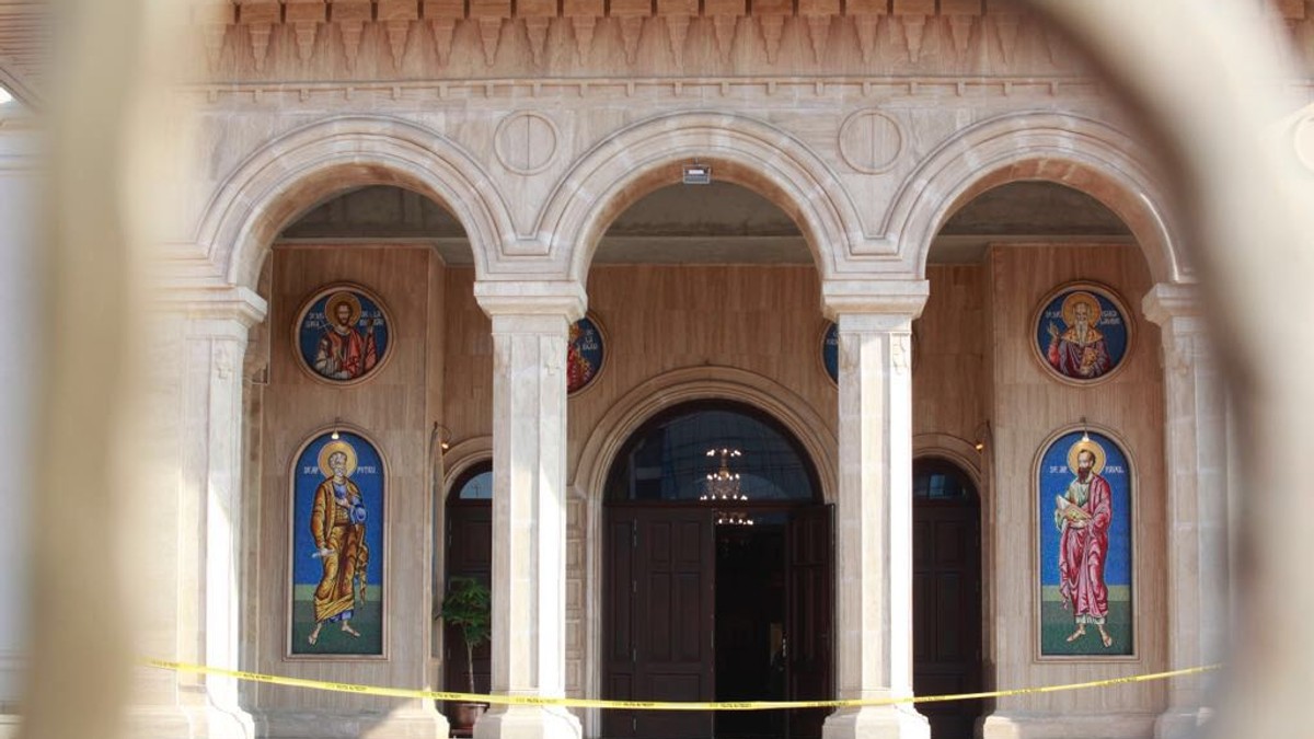 Jaf la Arhiepiscopia Buzăului și Vrancei. Enoriașii au venit la slujba de duminică, dar au fost întorși din drum